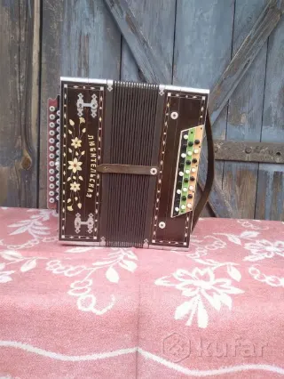 Гармонь заказная.