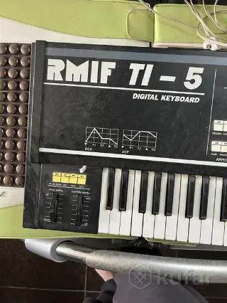 Цифровой синтезатор RMIF TI-5