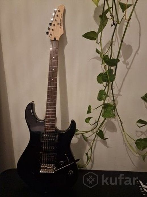Электрогитара Yamaha ERG 121