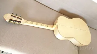 Классическая гитара ручной работы из массива