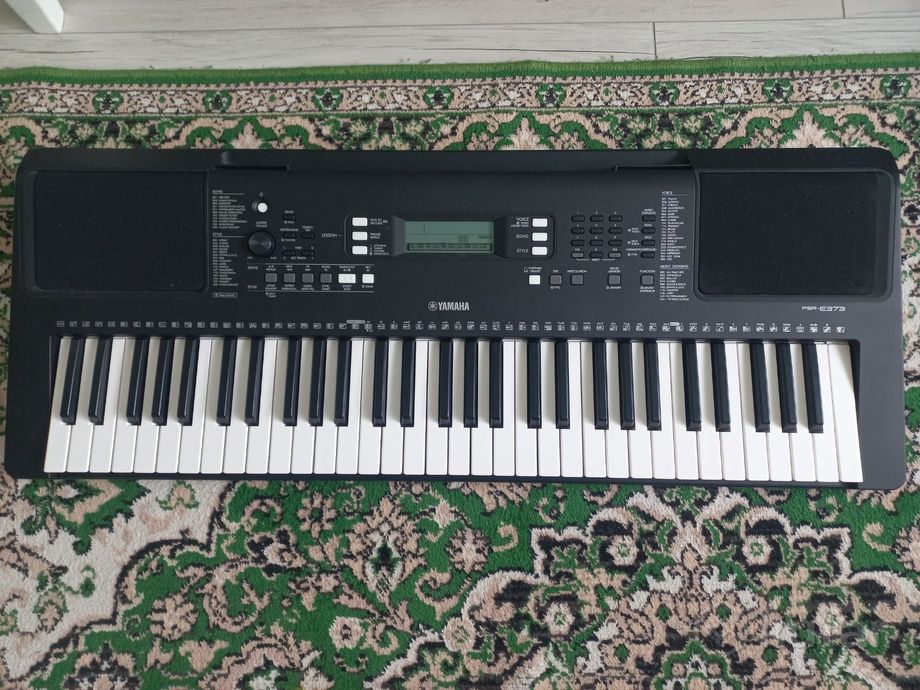 Синтезатор Yamaha PSR-E373 донор