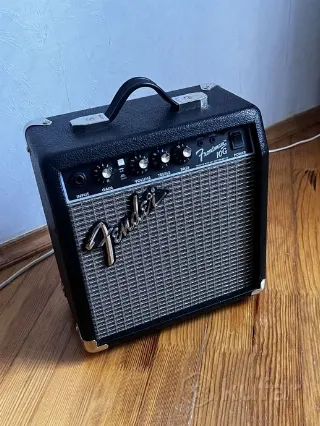 Комбоусилитель fender комбик гитарный