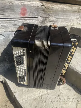 баян