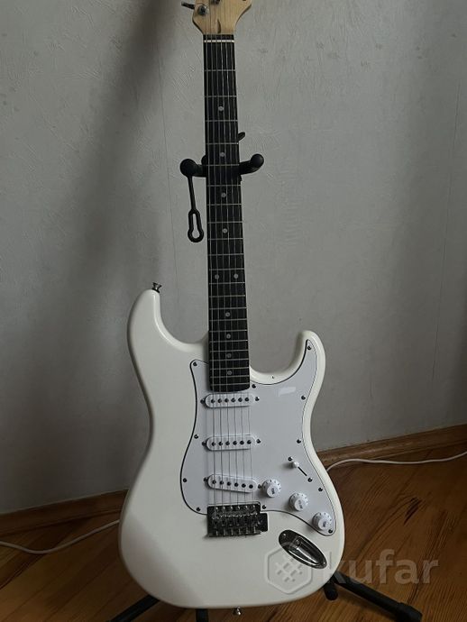 ОПИСАНИЕ Электрогитара Stratocaster