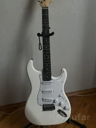 ОПИСАНИЕ Электрогитара Stratocaster