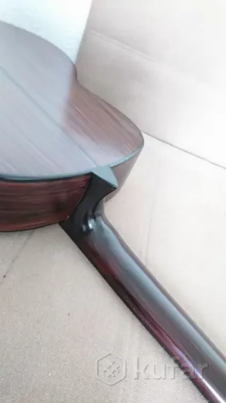 Винтажная мастеровая гитара из массива