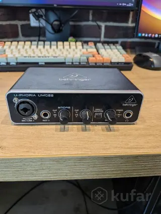 Звуковая карта Behringer UMC22
