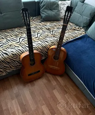 Светский гитары (цену предлагать,не дорого)