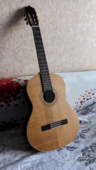 Продаю Классическую гитару LaMancha Rubi CM