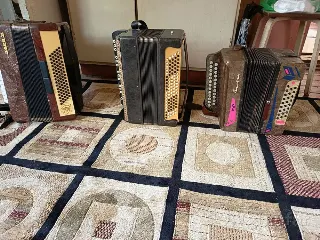 Продам аккордеон, баян, гармошка. 50 руб