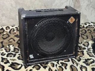 Комбоусилитель 60вт