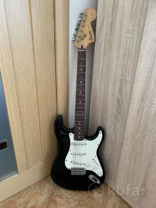 squier strat by fender