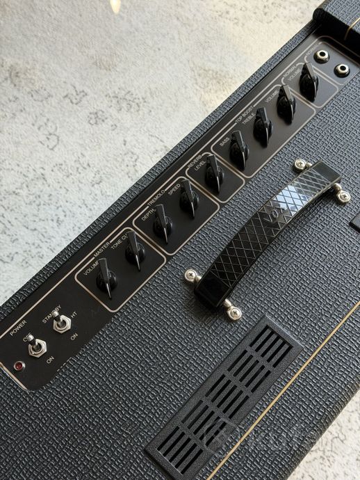 Ламповый комбоусилитель VOX AC15 C1 — фото 4