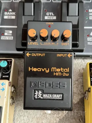 Педаль эффектов Boss HM-2w
