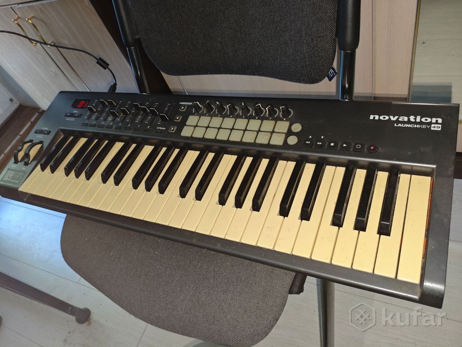 Midi - клавиатура Novation launchkey 49 MK1 — фото 1