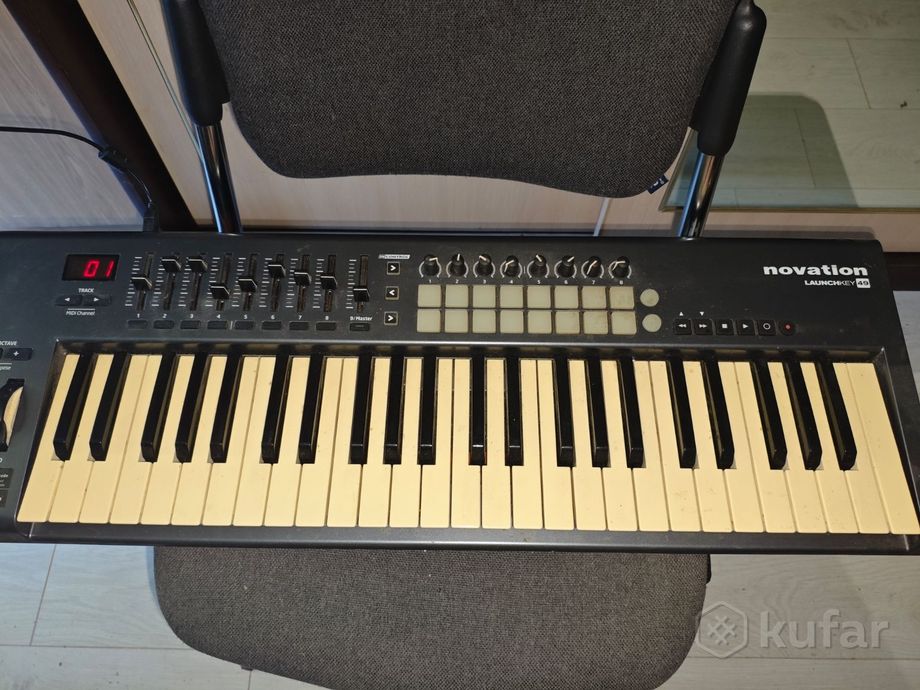 Midi - клавиатура Novation launchkey 49 MK1 — фото 3