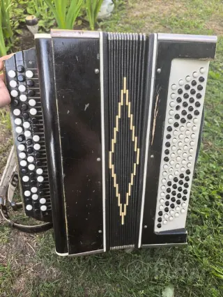 Баян