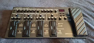 Гитарный процессор эффектов Boss ME-80