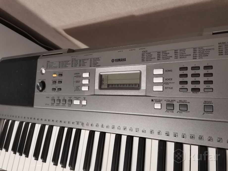 Синтезатор Yаmaha PSR-E353+ оригинальная стойка — фото 2