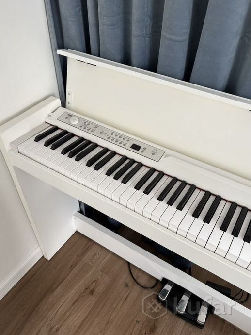 Korg LP-380U WH с банкеткой цифровое пианино — фото 1