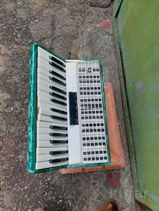 Баян