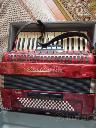 Продаю аккордеон Royal Standard Meteor 3/4 (34/80/