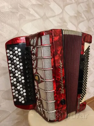 Баян Weltmaister