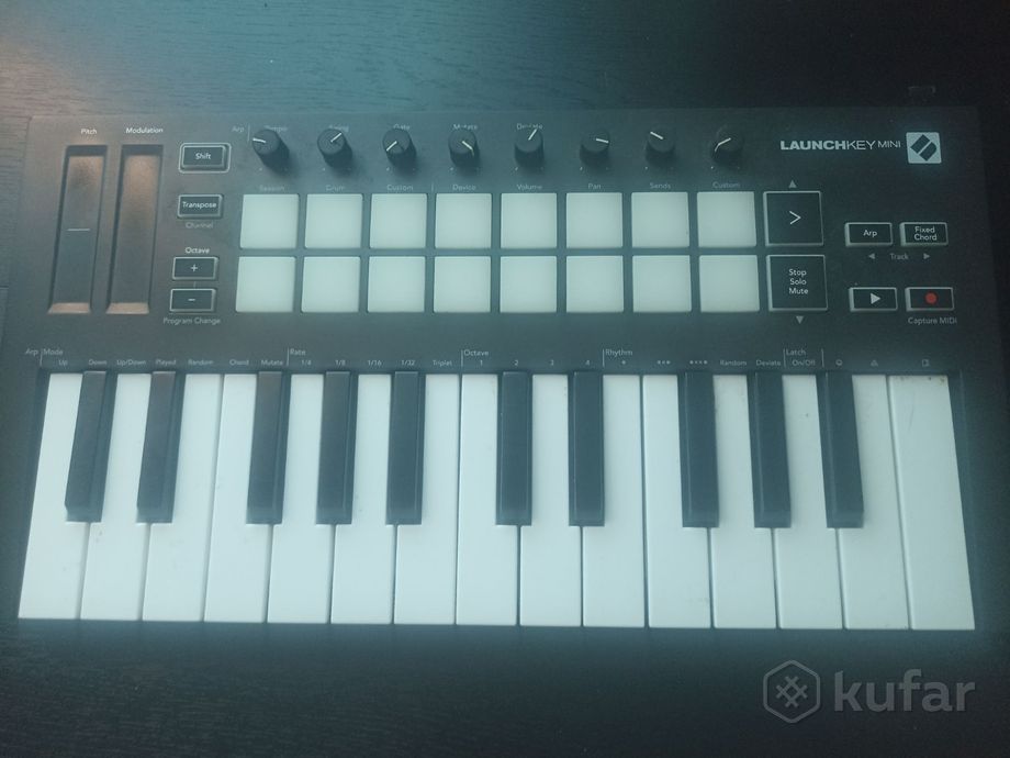 MIDI Клавиатура Novation Launchkey Mini MK3 — фото 1