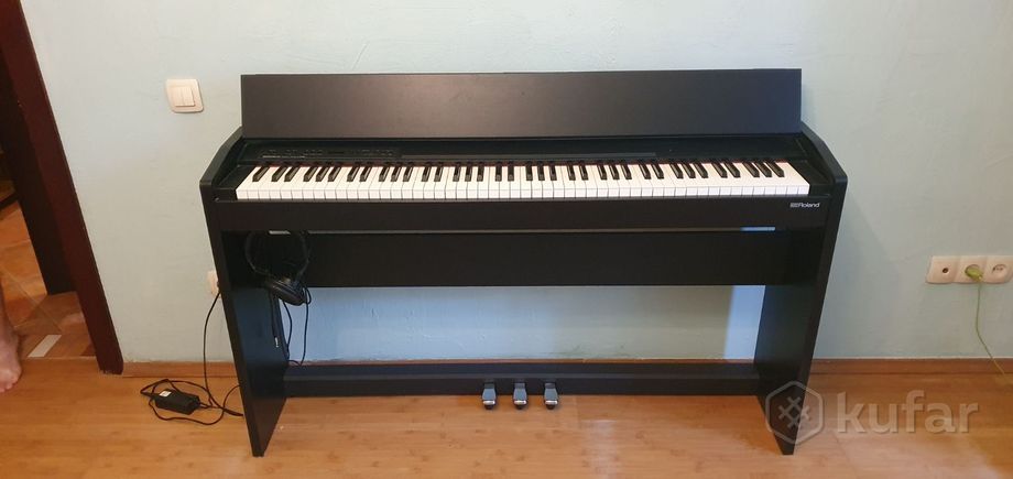 Цифровое пианино Roland F-140R + наушники — фото 2