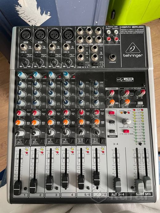 Аналоговый микшерный пульт Behringer XENYX 1204USB