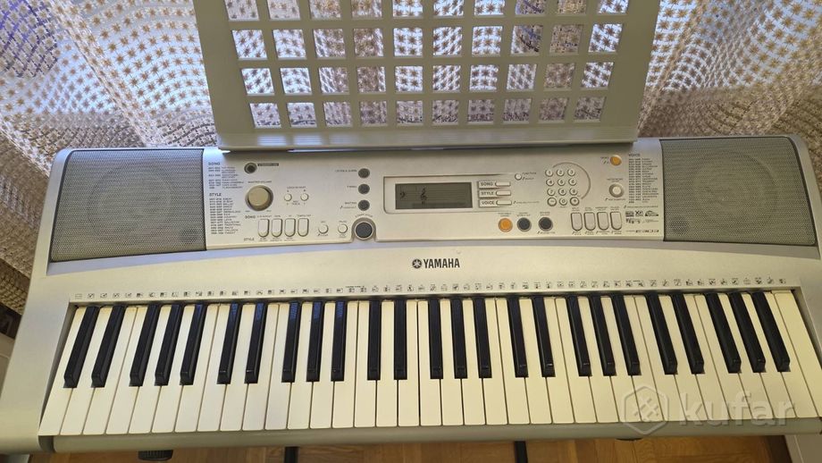Синтезатор Yamaha PSR-E303 — фото 1