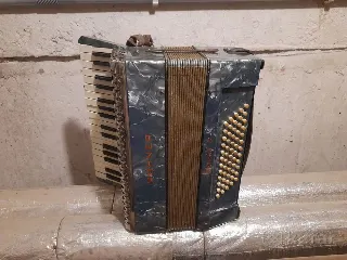 Аккордеон HOHNER IMPERIAL IV