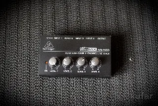 Behringer MX400 Аналоговый микшерный пульт