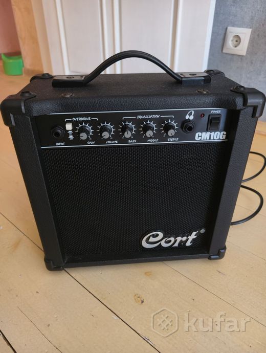 Комбоусилитель Cort CM10G