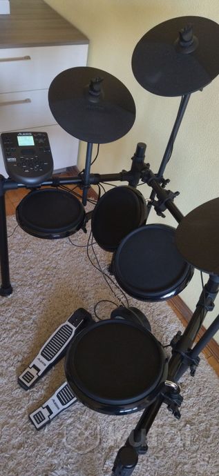 Alesis Nitro Mesh Kit + стул. электронные барабаны — фото 5