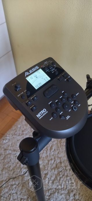 Alesis Nitro Mesh Kit + стул. электронные барабаны — фото 6