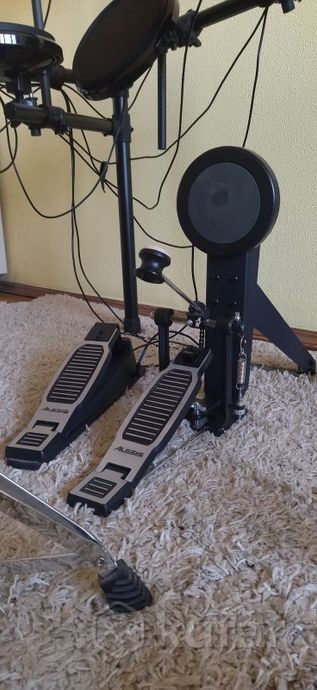 Alesis Nitro Mesh Kit + стул. электронные барабаны — фото 9
