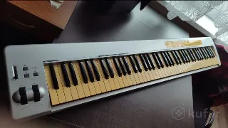 Миди клавиатура M-AUDIO
