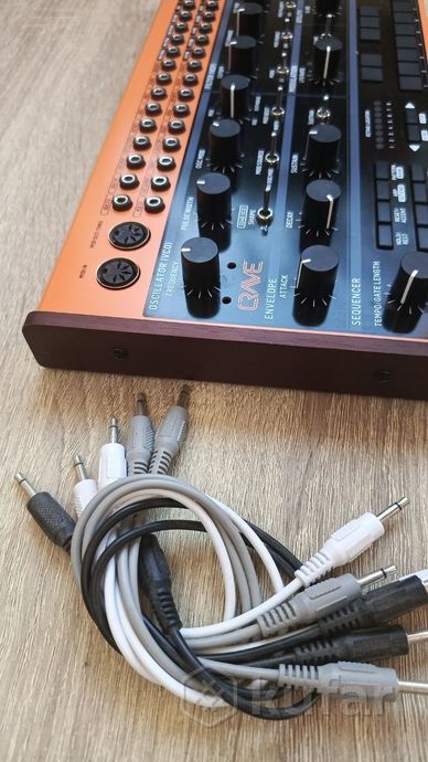Аналоговый синтезатор Behringer Crave — фото 1