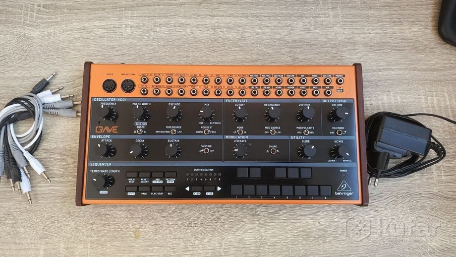 Аналоговый синтезатор Behringer Crave — фото 3