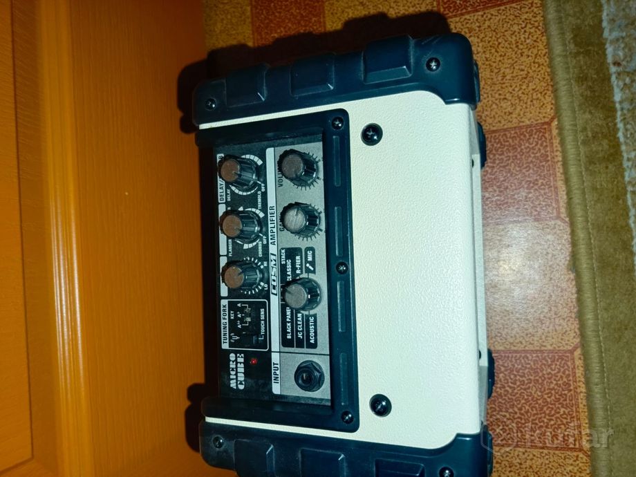 Комбоусилитель Roland Micro Cube (Белый) — фото 2