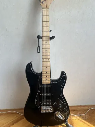 Электрогитара + комбик fender sonic Stratocaster