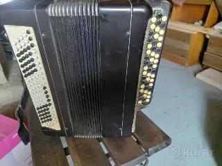 Баян.