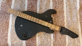 Корпус советской бас гитары.
