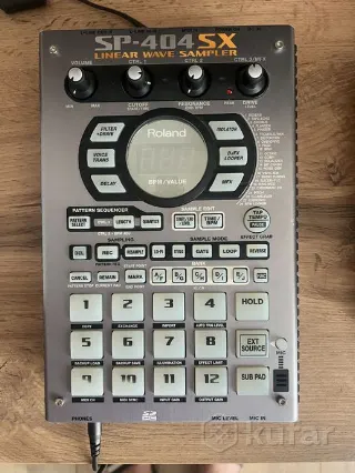 Семплер Roland SP404SX