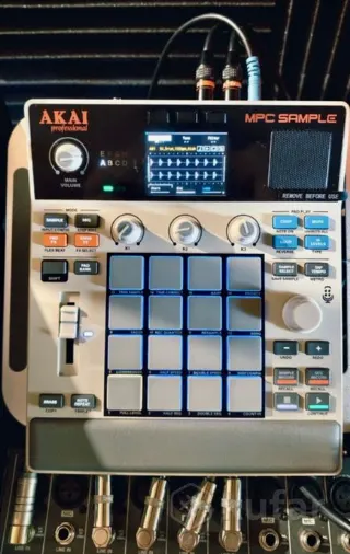 Akai Professional MPC Sample - практически новый