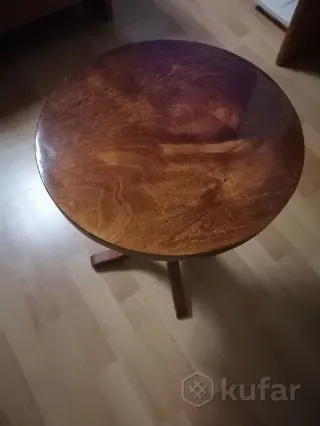 Стул для пианино.