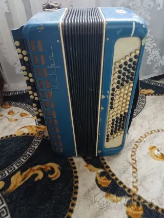 Баян