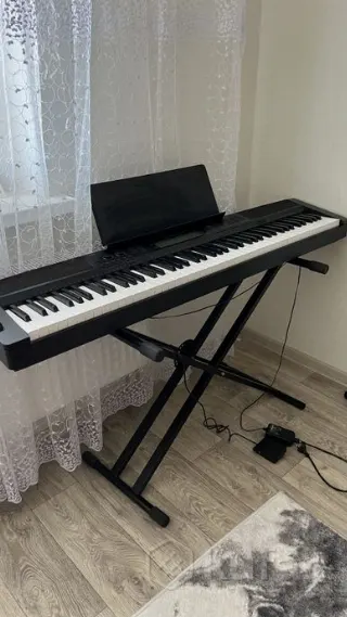 Синтезатор, электронное пианино Casio