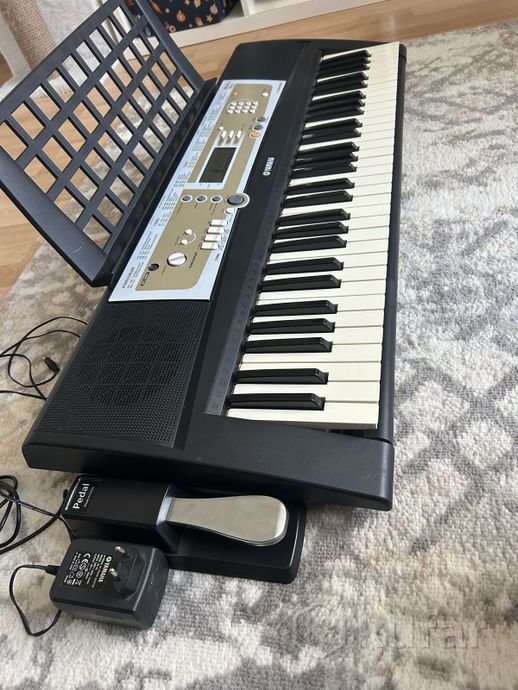 Синтезатор Yamaha PSR-R200 — фото 1